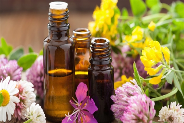 BLGTHE-SCENTS-OF-MASSAGEmassage